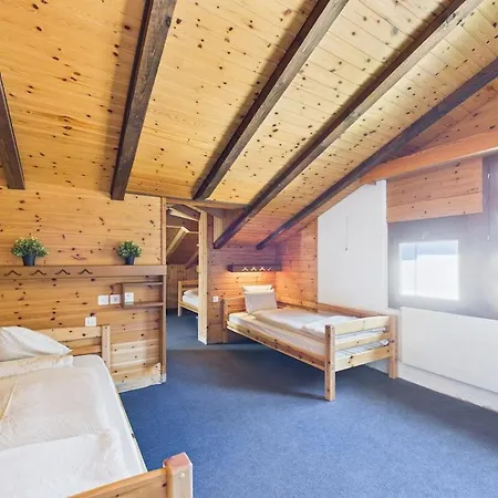 Family & Friends In Apartment Saas-Fee