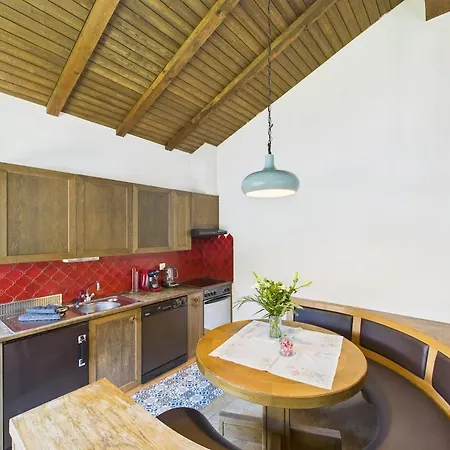Family & Friends In Apartment Saas-Fee