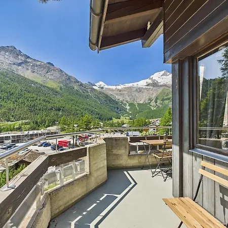 Family & Friends In Apartment Saas-Fee